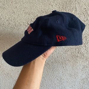 Boston strap-back hat